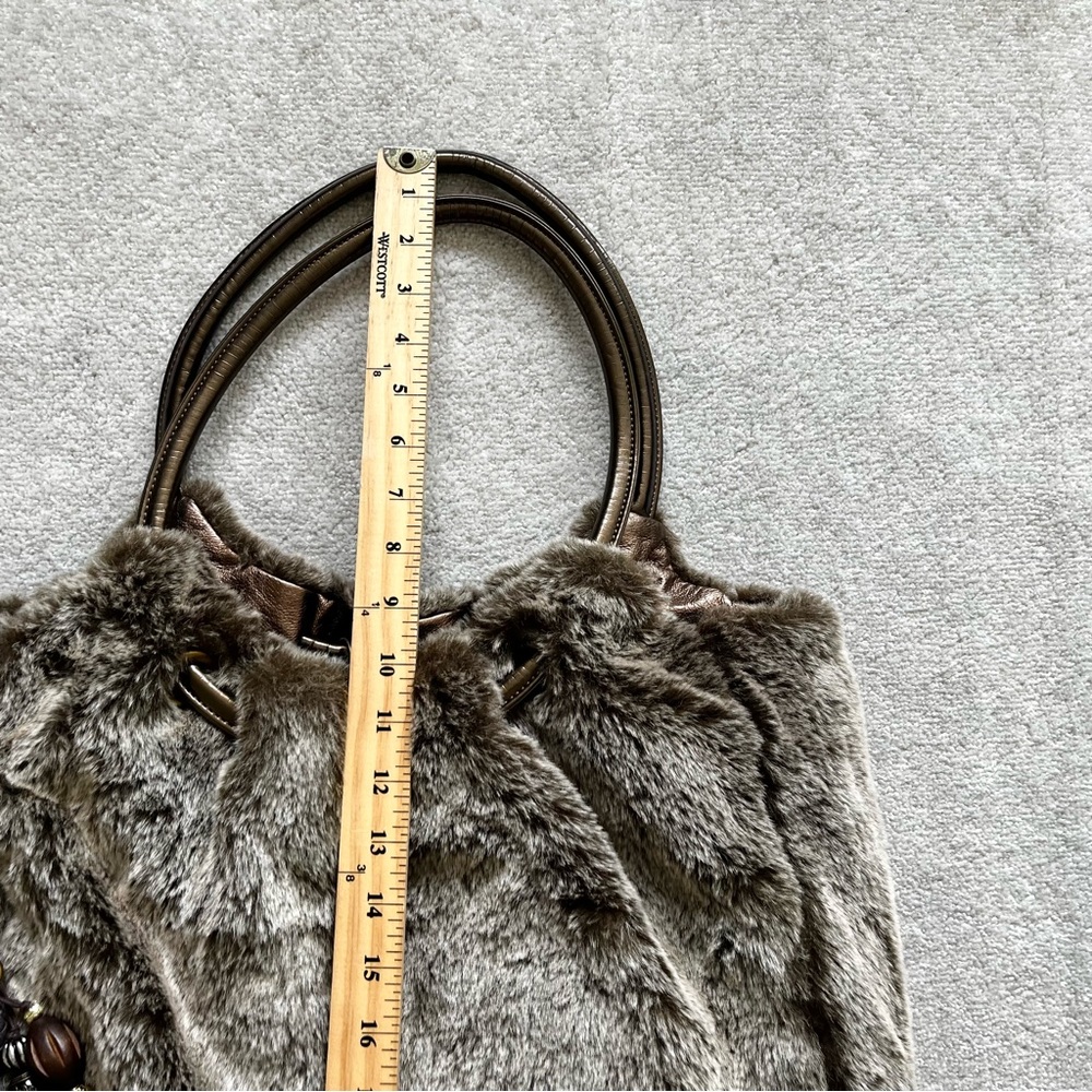 HOBO INTERNATIONAL DRESSED TO CHILL FAUX FUR BAG MODERN CHIC BOHO TRENDY - Picture 9 of 11